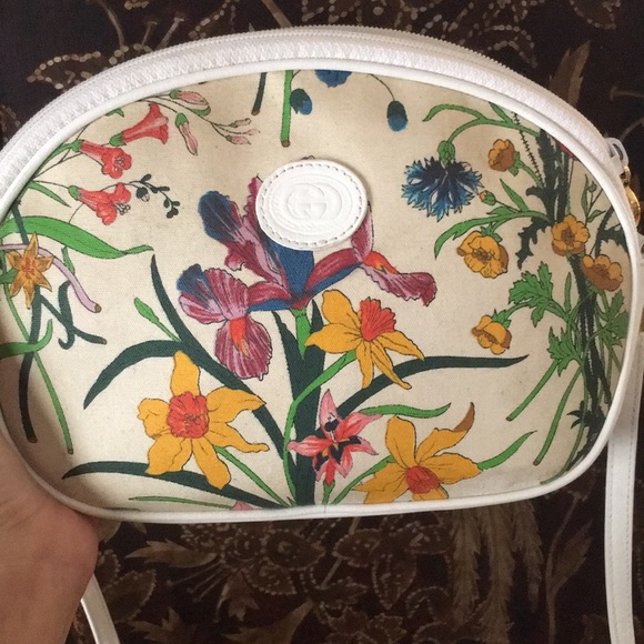 Vintage Gucci Flora Crossbody - Picture 2 of 8